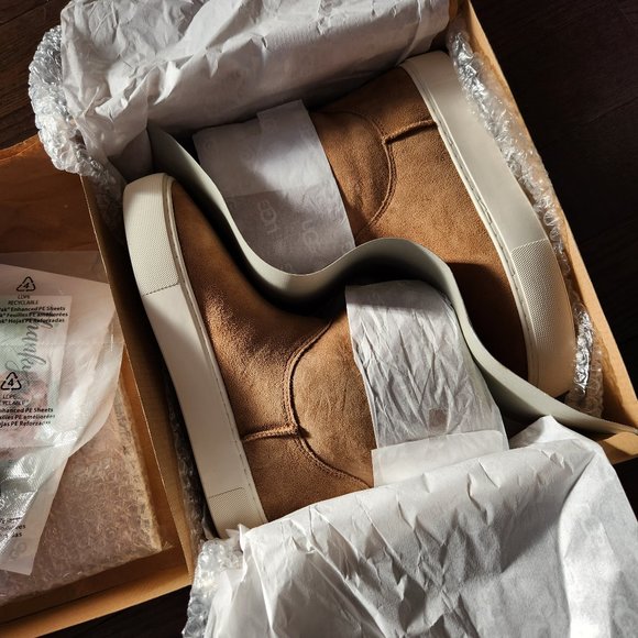 UGG Lynus Mini Boot (NWT) - Picture 1 of 4